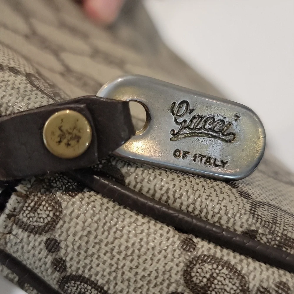 Authentic Gucci pouch - Picture 9 of 9